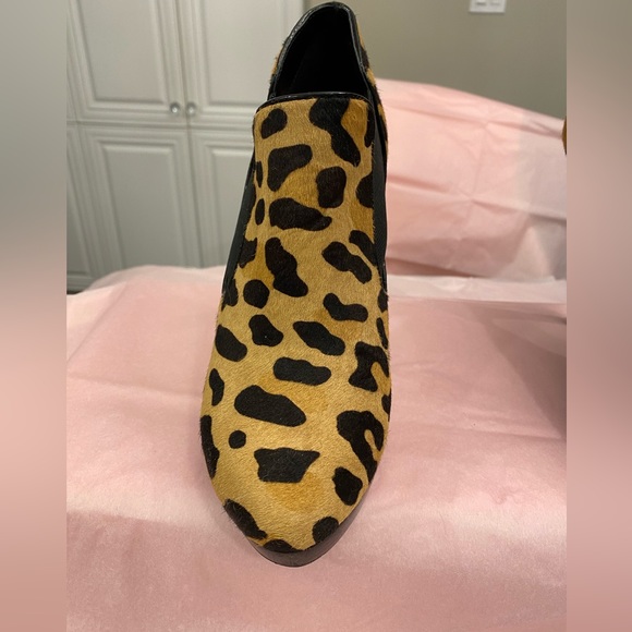 Gently Used Aldo Size 39 Leather Leopard Print Platform Bootie - Picture 7 of 13